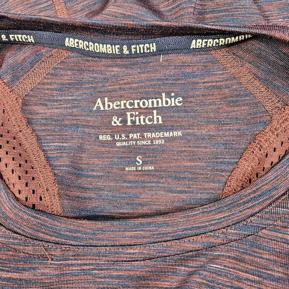 Abercrombie & Fitch Women’s Small Long Sleeve Top Workout Athletic Gorpcore - Picture 3 of 5